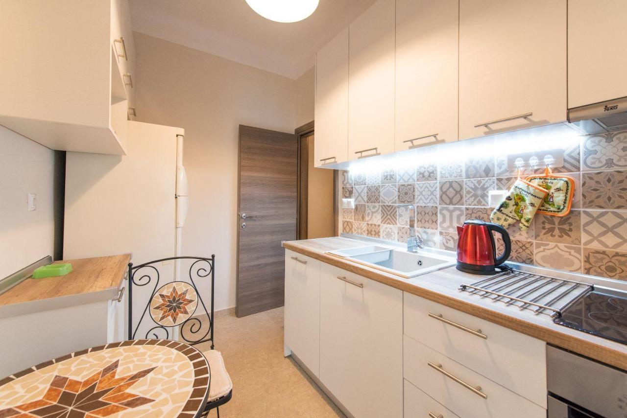 Apricot By Halu! Cozy Apt Next To Agia Sophia Metro Station Thessaloníki Eksteriør billede
